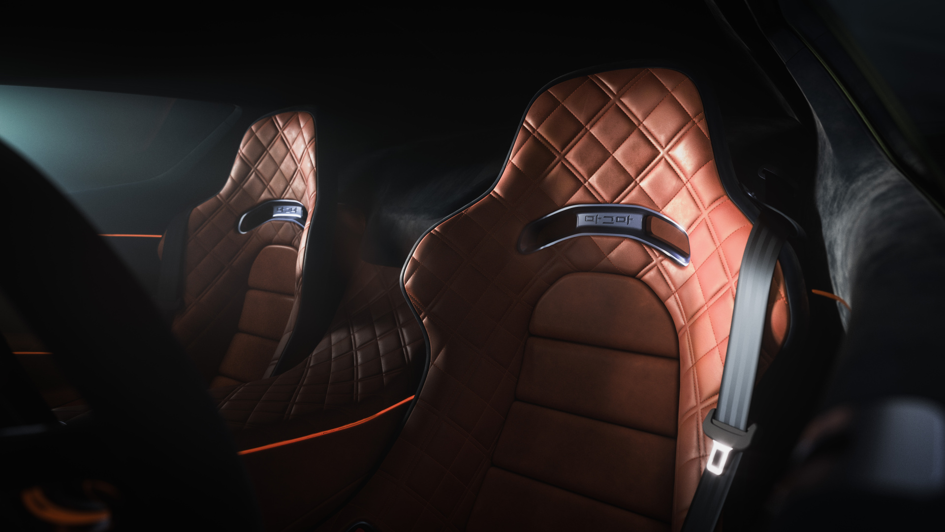 SMALL_Original-6570-genesis-magma-gt-concept-interior-5